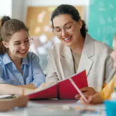 Czy nauczyciel może udzielać korepetycji swojemu uczniowi? Etyka i zasady