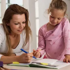 Czy nauczanie domowe jest dobre? Poznaj zalety i wady tej formy edukacji