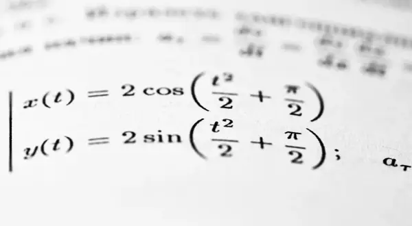 Co obejmują kursy maturalne z matematyki? Sprawdzamy!