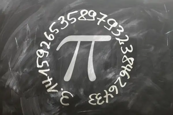 Symbol Pi otoczony cyframi 3,1415926535897932384626433. Ciekawe liczby pi na tablicy.